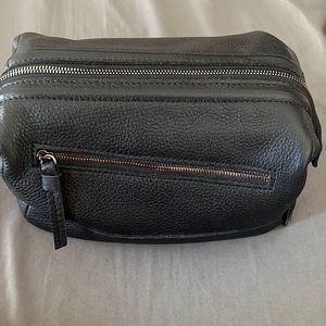 Hammitt kit large toiletry bag